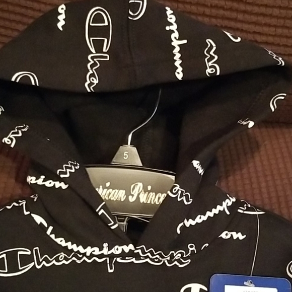NEW Kids black Champion hoodie.. Size 4 & 5 - Picture 3 of 5
